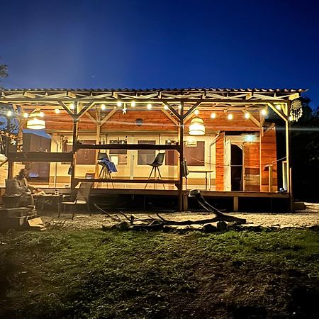 Karavana Tropicana Varna Bagian luar foto