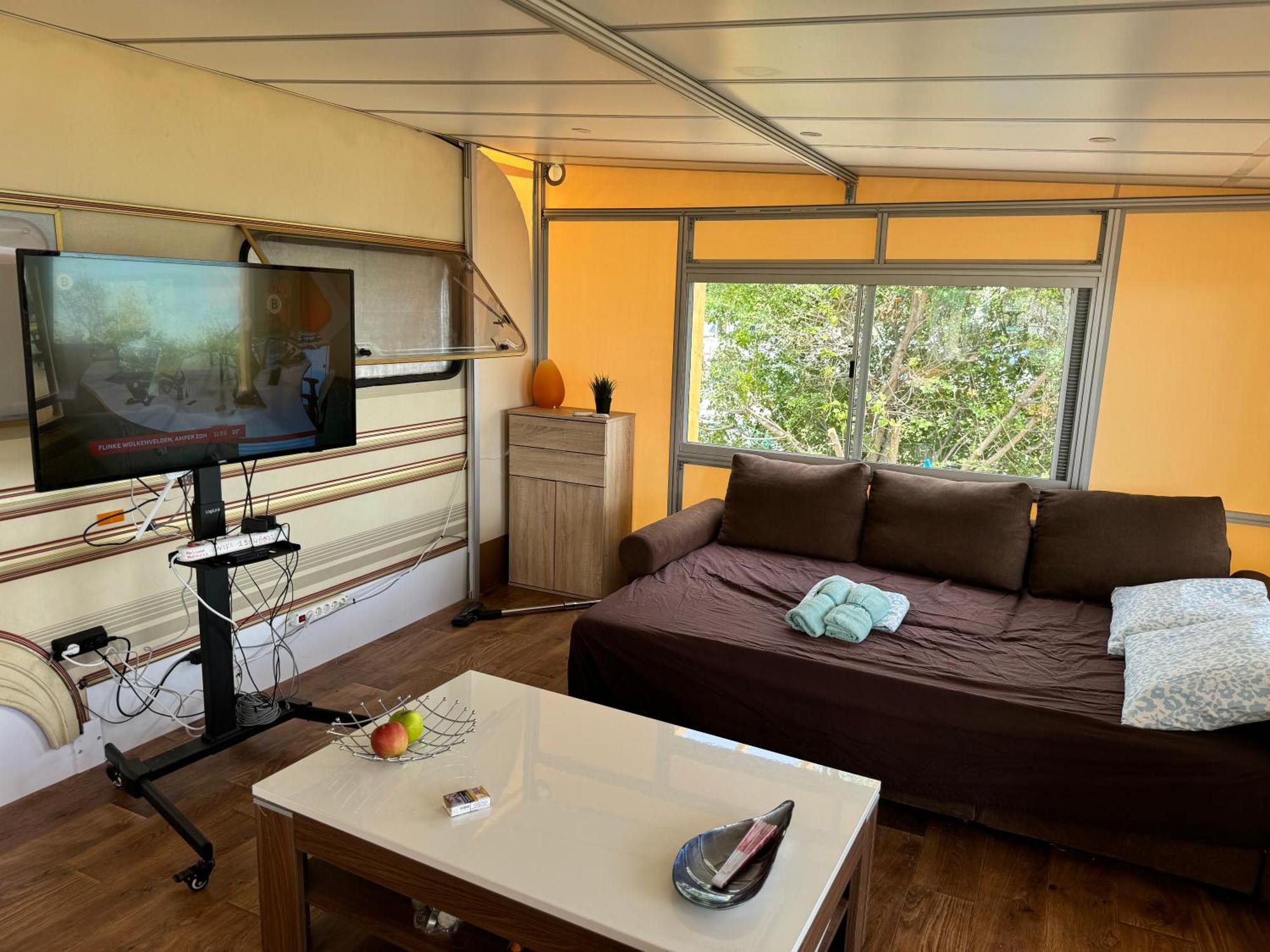 Karavana Tropicana Varna Bagian luar foto