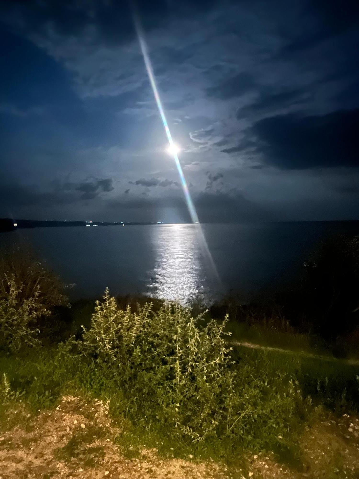 Karavana Tropicana Varna Bagian luar foto